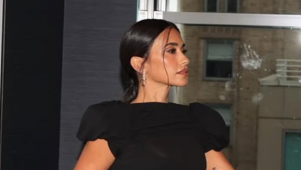 Roccuzzo mostró su vestido más audaz: mega corto y ajustado